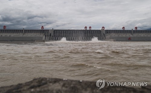 中 최악 홍수…세계 최대 싼샤댐 최고 수위 불과 11ｍ 남았다