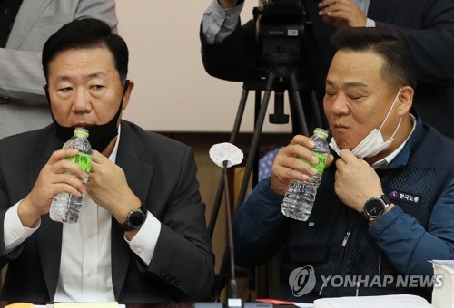 내년 최저임금 논의시작…"동결-인하" vs "IMF때도 2%후반 인상"