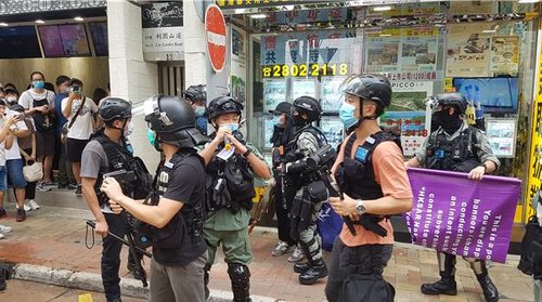 홍콩보안법, 경찰에 무소불위 권력…"영장 없이 도청·압수수색"