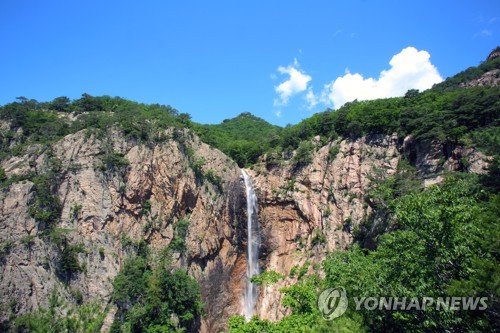 [카메라뉴스] 기록적 폭우가 선물한 설악산 대승폭포의 절경