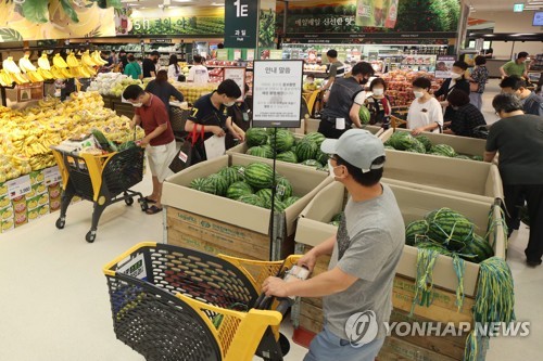 인천 소매유통업 경기, 3분기도 침체 전망…코로나 충격 지속