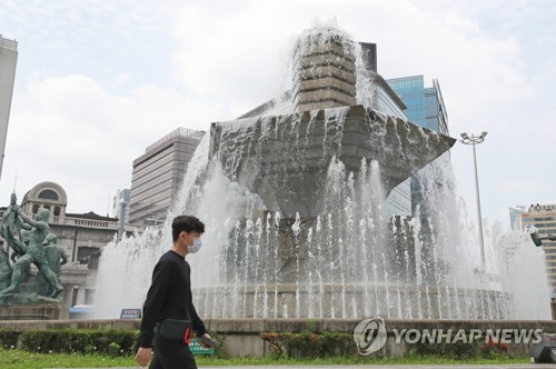 서울 낮 최고 33도 무더위…제주부터 오후에 비