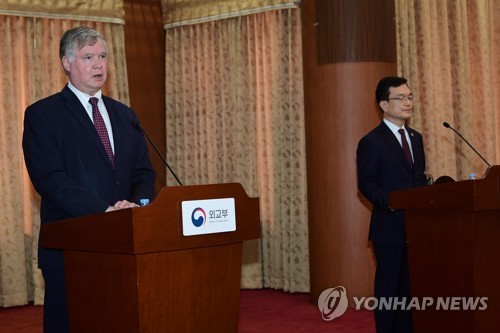 [3보] 비건 "한반도 평화 논의…올해 한국과 진전 만들기 기대"