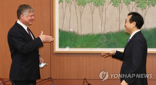 日신문 "韓, 비건방한때 북미대화 중개시도"…외교부 "사실무근"(종합)