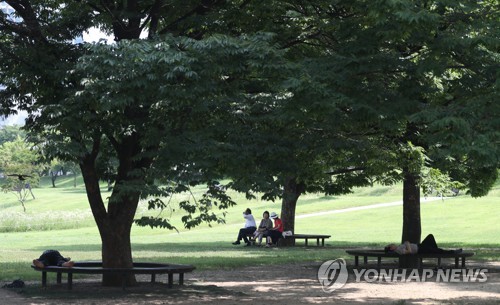 전국 흐리고 오후에 중부지방 소나기…낮 최고 31도