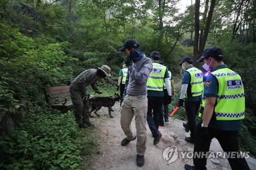 "박원순 시장 실종" 딸이 신고…5시간째 북악산 일대 수색(종합3보)