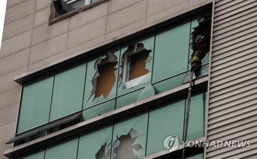 '화염에 뼈대만 앙상'…검게 타버린 윤호21병원 응급실