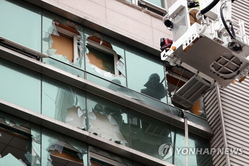 경찰, 국과수와 고흥 윤호21병원 화재 현장 합동 감식