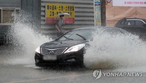 비구름대 길목 부산 7시간 동안 물 폭탄…무너지고 잠기고(종합2보)