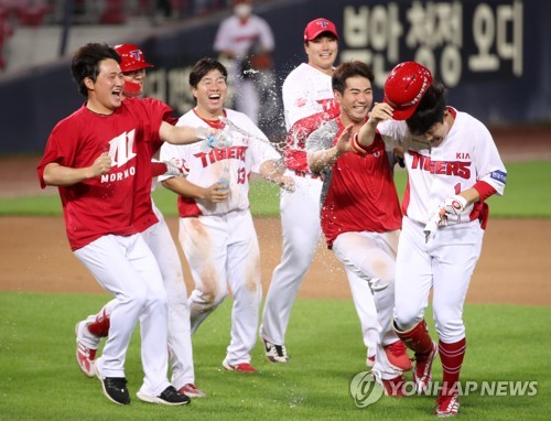 최원준, 연장 11회 말 대타 끝내기 안타…KIA, 4위 도약