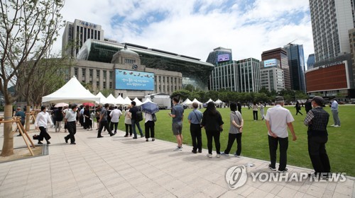 박원순 빈소 이틀째 각계 추모행렬…시청 분향소도 조문객 발길