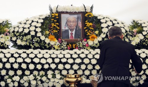 이해찬, 오늘 '전쟁영웅' 백선엽 장군 조문