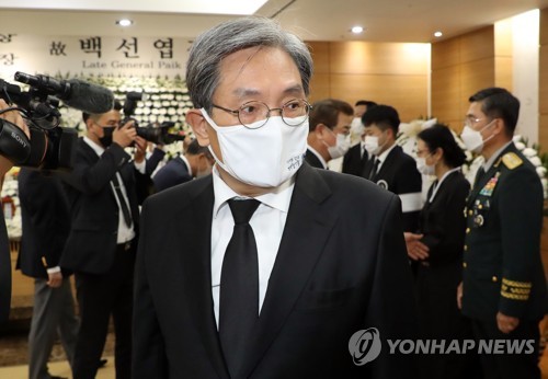 주호영, 백선엽 서울 안장 요구에 노영민 묵묵부답