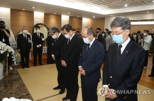 백선엽 빈소 이틀째 정치권 추모행렬…노영민·김종인 조문