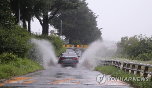 전북 위도에 228㎜ '물폭탄'…곳곳 침수·붕괴 피해 속출