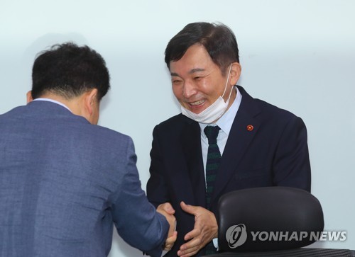 정의당·시만단체 "원희룡, 보은인사 도 넘었다"