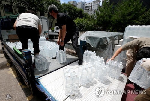 수돗물 유충 신고속출·불안 전국 확산…"대부분 급수외적 요인"(종합)