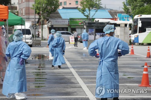 신규확진 60명중 해외유입 39명…지역발생 닷새만에 20명대로(종합)