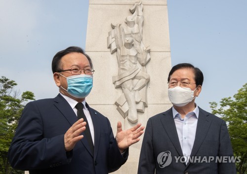 김부겸 "피해를 호소하는 고소인…아직 적절한 용어 없어"