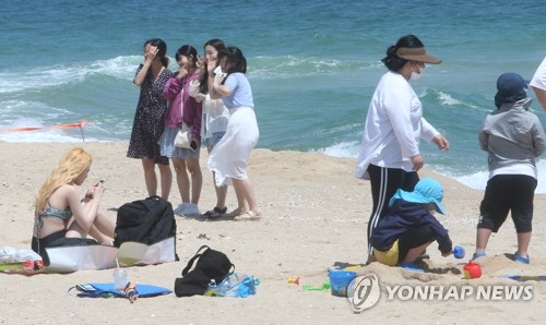 "오는 건 좋은데" 피서철 방역 골머리…전국 지자체들 '냉가슴'