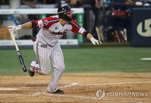 '결승타' 홍창기 "제발 공이 그라운드에 먼저 떨어지길 빌었죠"