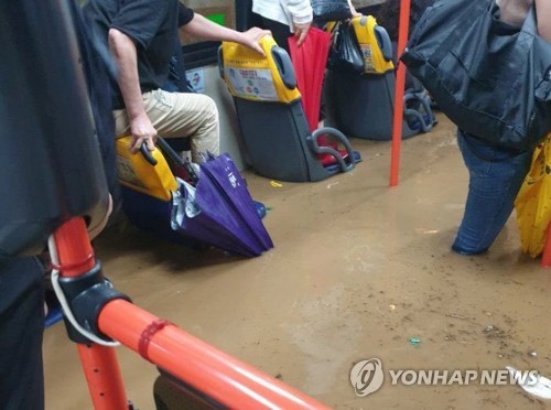 물폭탄에 초토화된 부산…침수된 지하차도 갇혔던 3명 숨져(종합3보)