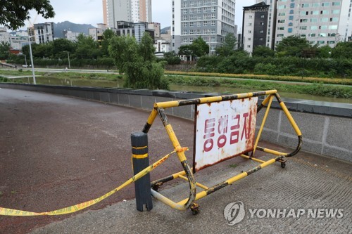 낚시객 고립·건물외벽 낙하…경기북부 비 피해 잇따라