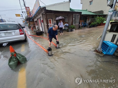 강풍·폭우에 강원 곳곳 '물난리'…나무가 캠핑장 덮쳐 3명 다쳐(종합)