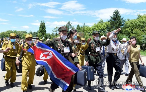 북한, 노병대회로 체제 결속…"청년들, 선열 피땀 되새기라"