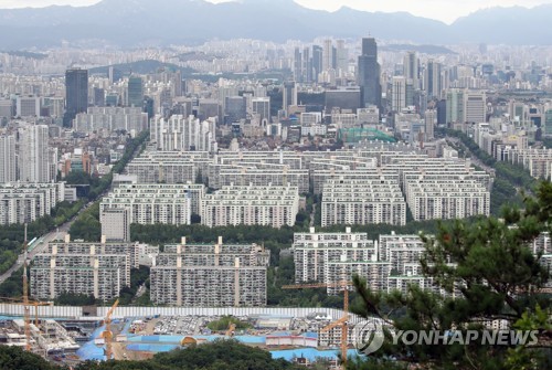 홍남기 "정부, 용적률·층고제한 완화·신규택지 발굴 논의중"