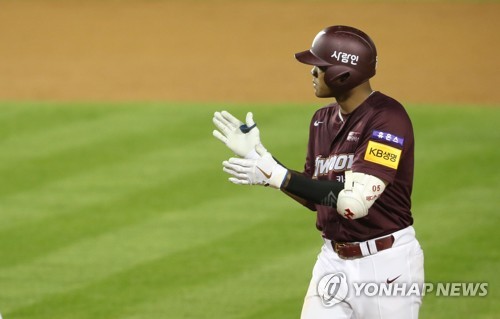 '만점 데뷔전' 러셀 "앞 타자 고의사구, 자극받지 않았다"