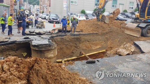 "인력·장비 총동원"…수마 할퀸 전북지역 수해 복구 '구슬땀'