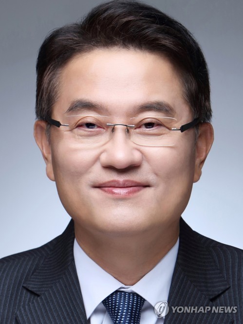초대 개보위원장 윤종인, 개인정보보호법 틀 마련한 행정전문가