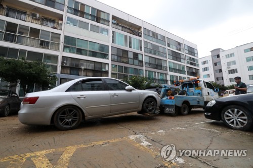 [르포] "방인지 논바닥인지"…대전 침수피해 아파트 주민 망연자실