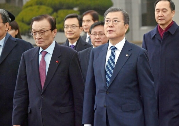  문 대통령, 한중일 정상회의 참석차 출국 (사진=연합뉴스)