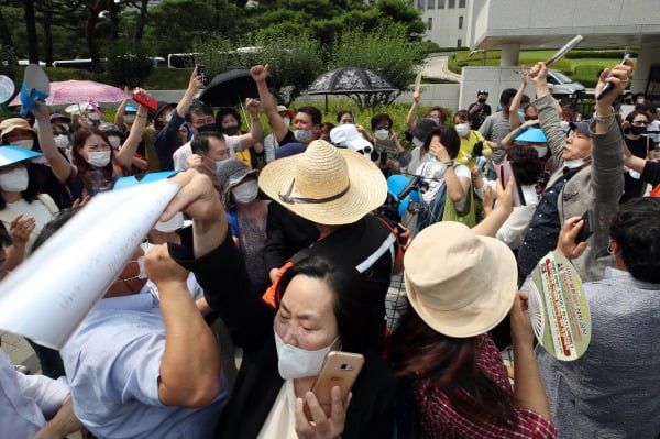 은수미 이어 이재명도…'여권 봐주기' 논란