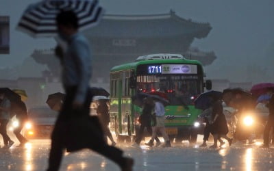 [속보] 기습 물폭탄…경기 대부분에 호우주의보