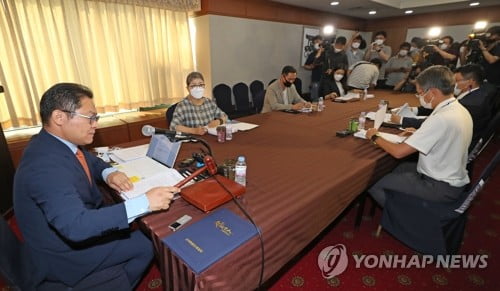 철인3종 공정위 시작…협회 '추가 피해자·목격자' 6명 진술확보