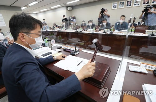 최저임금위 공익위원, 내년 인상률 구간 0.3∼6.1%로 제시