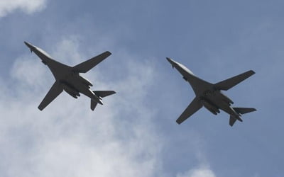 미군 B-1B 2대, 일본 근해 거쳐 괌으로…남중국해 작전