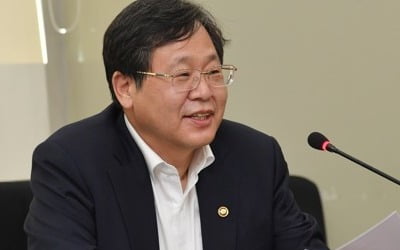 기재차관 "국세수입 크게 감소할듯…재정지출구조 전면 재검토"