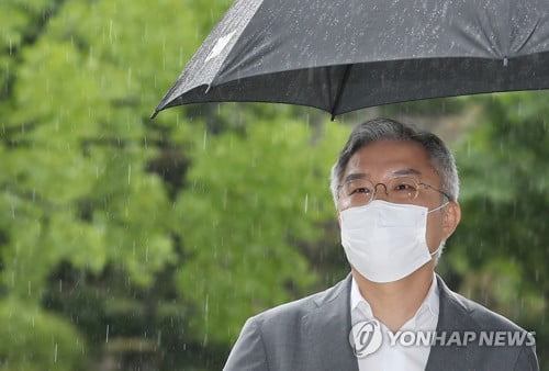 최강욱 측, 조국 가족 문자 공개에 반발…"검사 비겁하다"