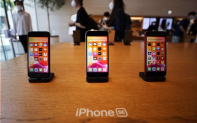 "애플, 삼성에 보상금 1조 지급"…아이폰 판매부진 여파