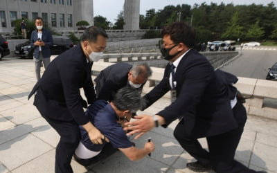 하태경, 신발투척男 영장 비판…"국회 건조물침입죄 코미디"