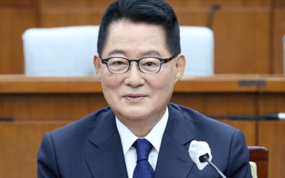 탈북민 월북에 박지원 "정부 잘못…각성하겠다"