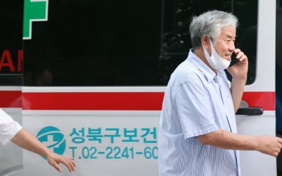 전광훈 비판 추미애 "대중 보호 외면 종교지도자 특권 아냐"