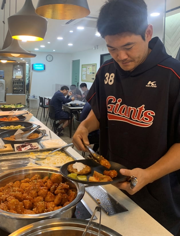 스포츠 스타들의 채식 선언…롯데자이언츠는 식단도 바꿨다