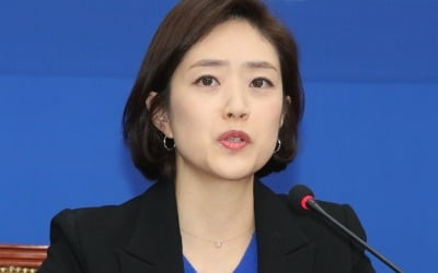 고민정 "류호정 복장 비난 동의 못 해…국회 권위주의 깨줘 감사"