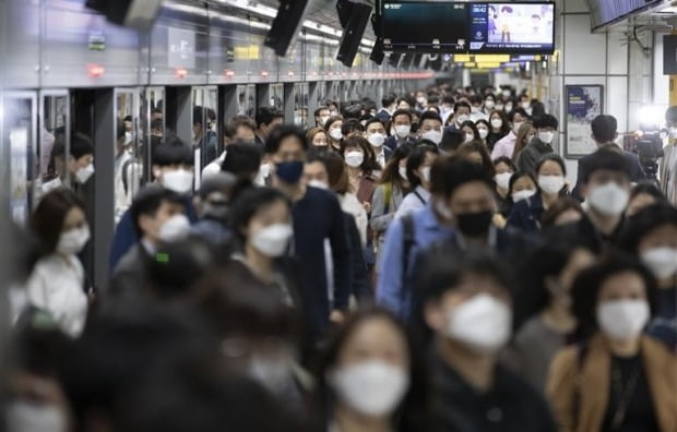 수도권 전철 1호선 광운대역부터 회기역 사이 양방향 열차 운행이 중단됐다. 사진=연합뉴스