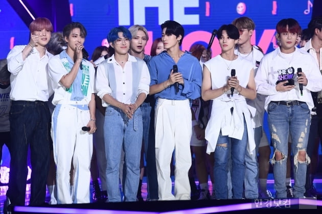 [포토] 에이티즈, '더쇼'에서 1위로 우뚝